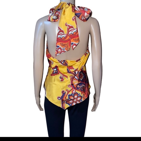 Banana Republic Silk Floral Halter top with keyhole front. Size Large - Picture 2 of 7